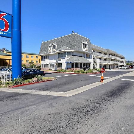 Motel 6-Oakland, Ca - Airport Экстерьер фото