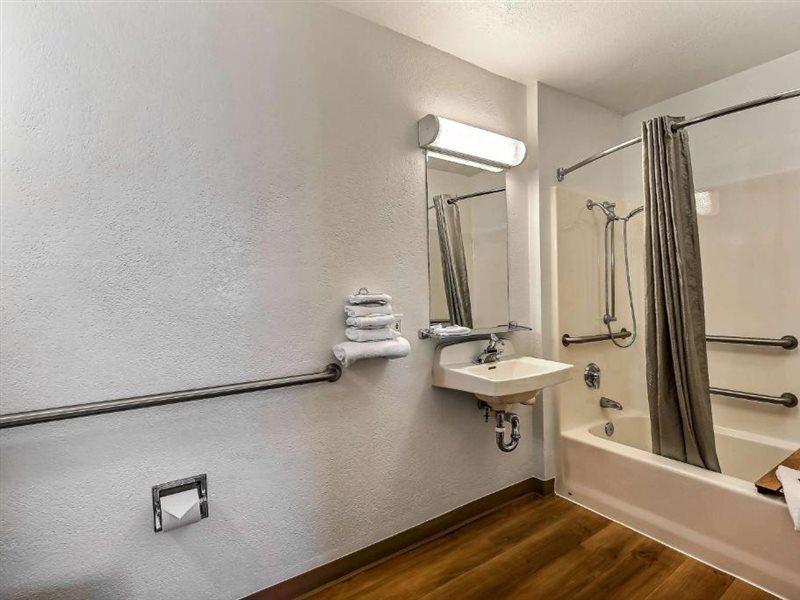 Motel 6-Oakland, Ca - Airport Экстерьер фото