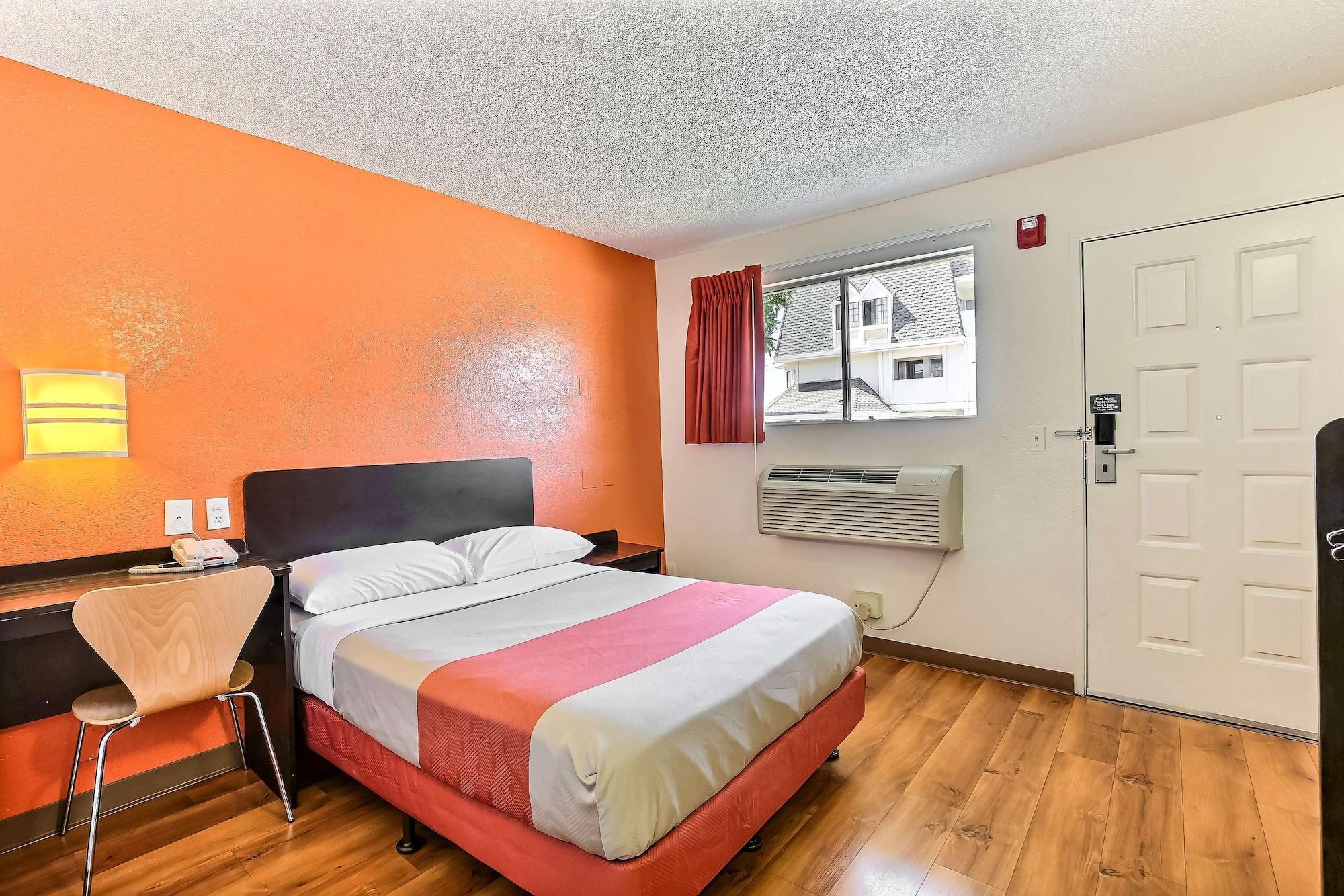 Motel 6-Oakland, Ca - Airport Экстерьер фото