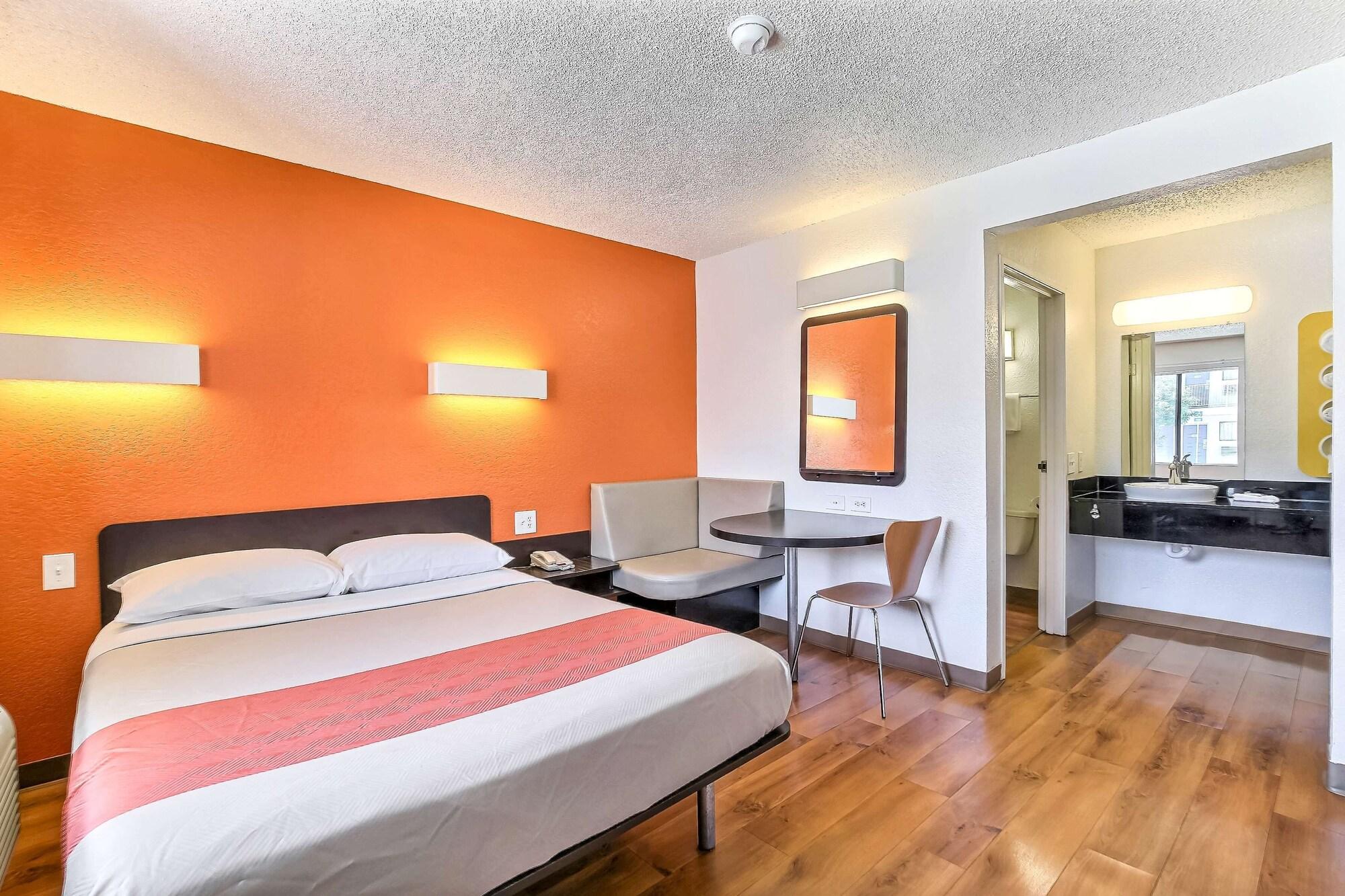 Motel 6-Oakland, Ca - Airport Экстерьер фото